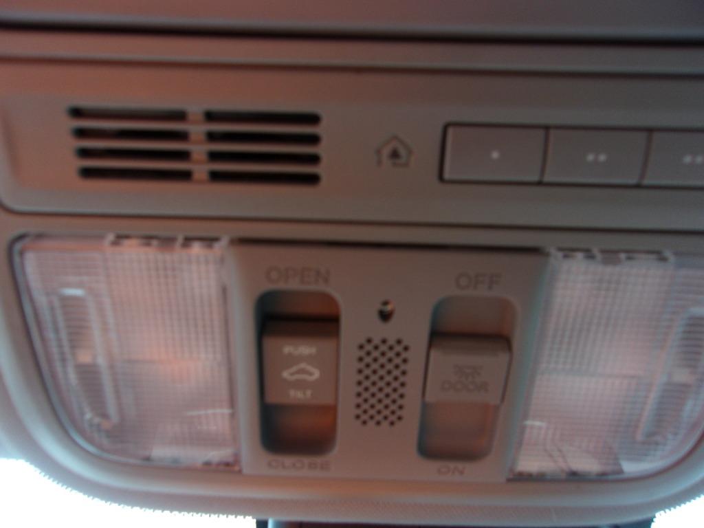 2016 Honda Odyssey EX-L - Photo 21