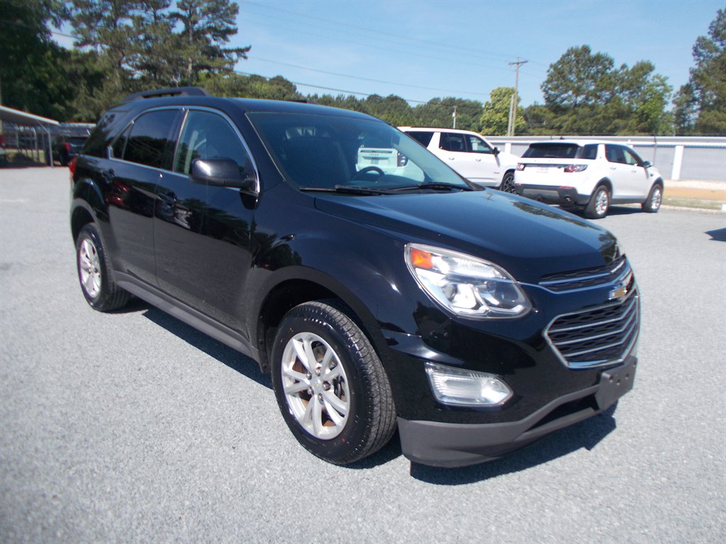 2017 Chevrolet Equinox LT's photo